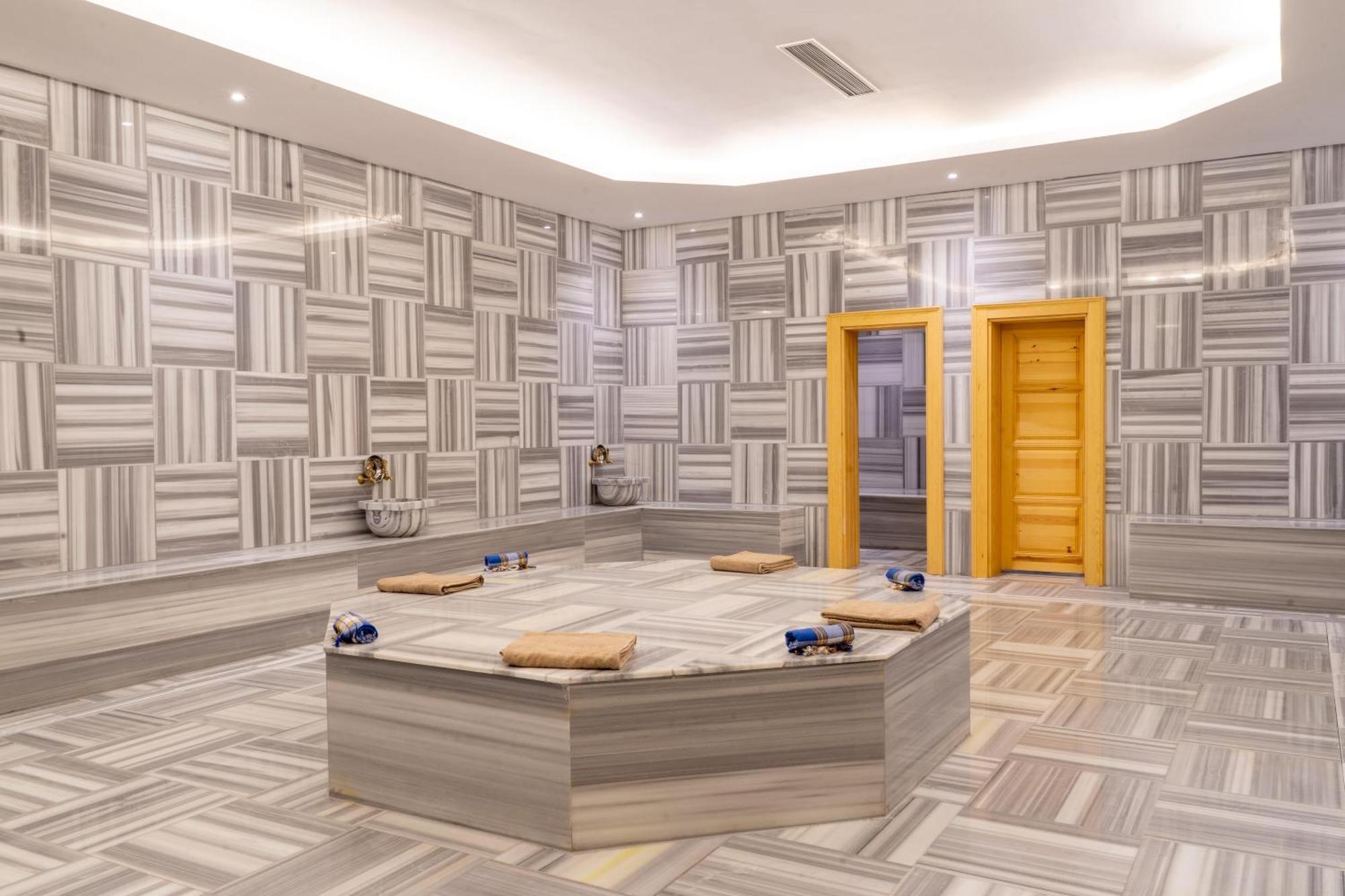 Ramada By Wyndham Gaziantep Hotel Exterior photo