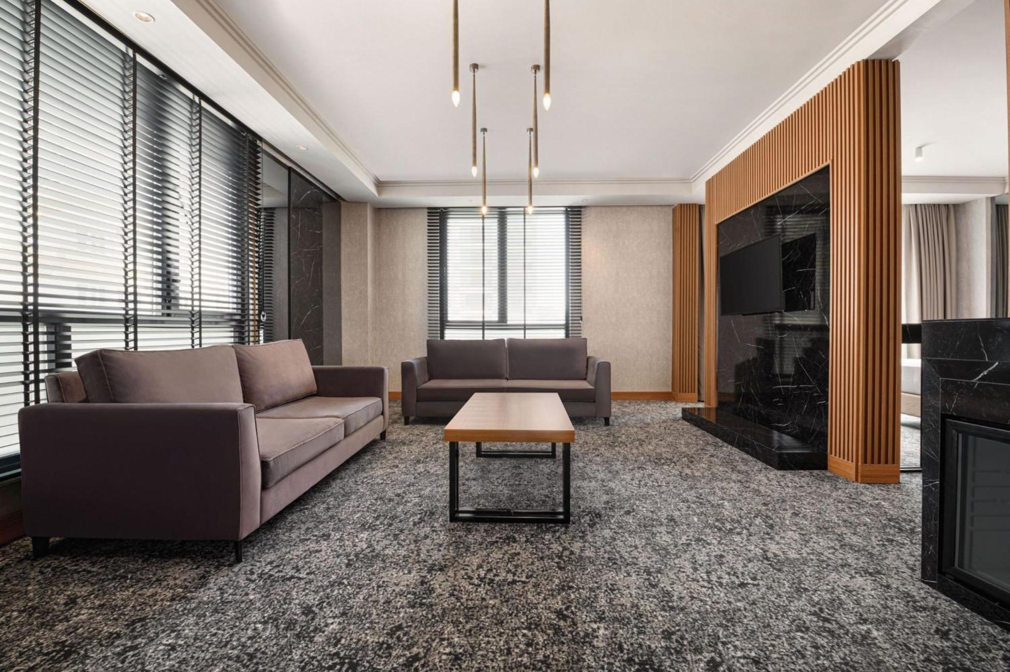 Ramada By Wyndham Gaziantep Hotel Exterior photo