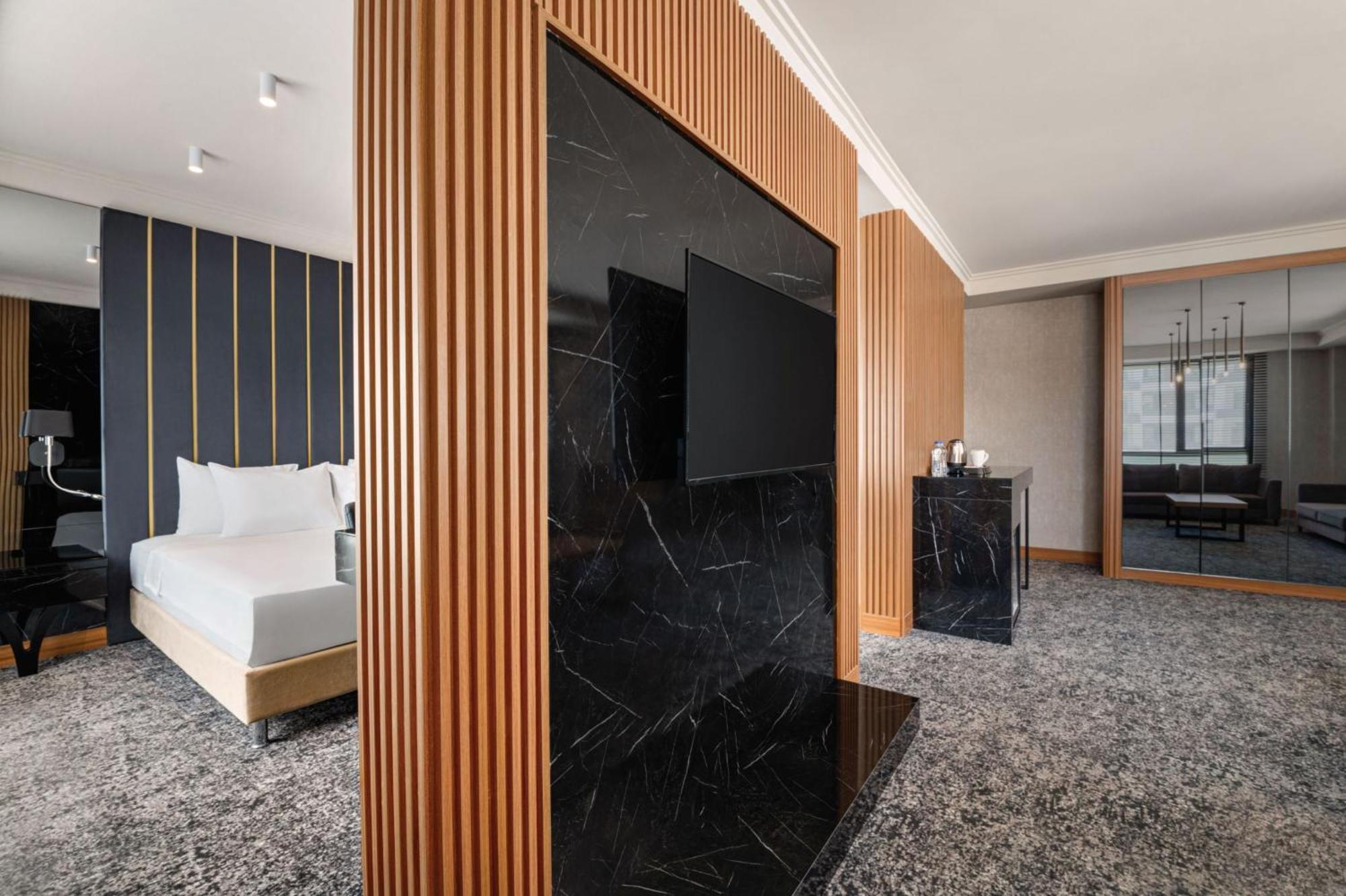 Ramada By Wyndham Gaziantep Hotel Exterior photo